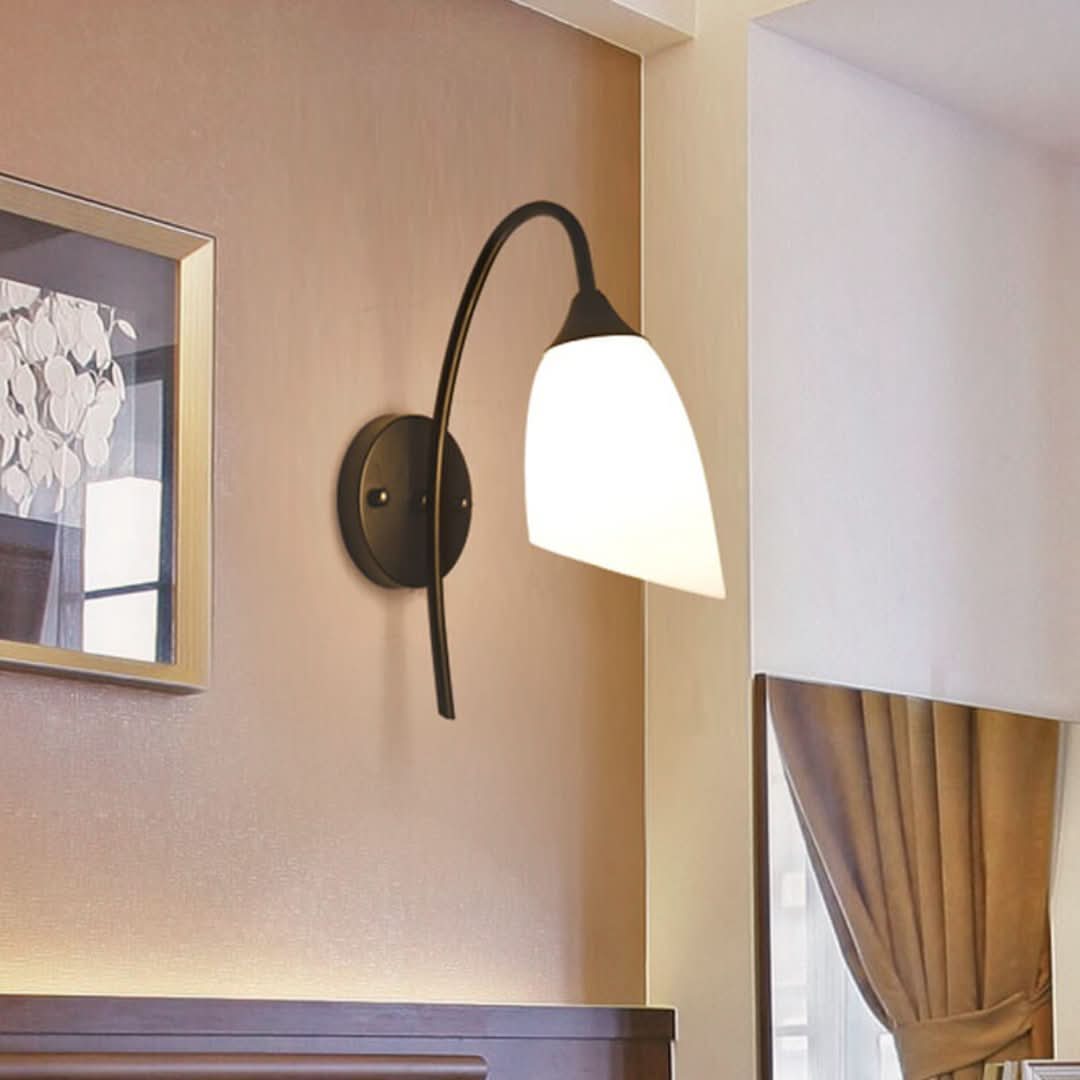 GloeiGlow - Modern slanted, bell-shaped wall lamp with arm
