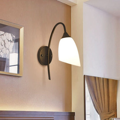 GloeiGlow - moderne skrå, klokkeformet vegglampe med arm