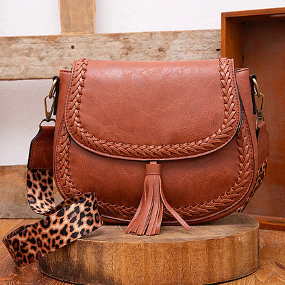 Remedios – Small Ladies Shoulder Bag with Tassel Decoration