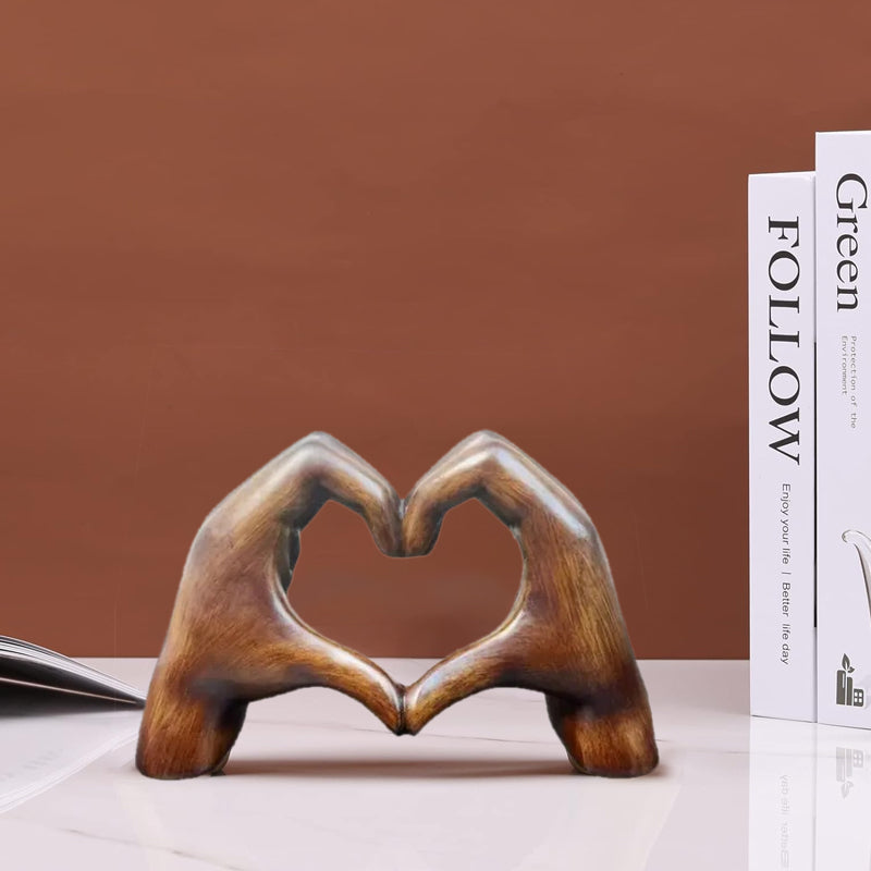 Scultura a forma di cuore: arte moderna dal tocco romantico