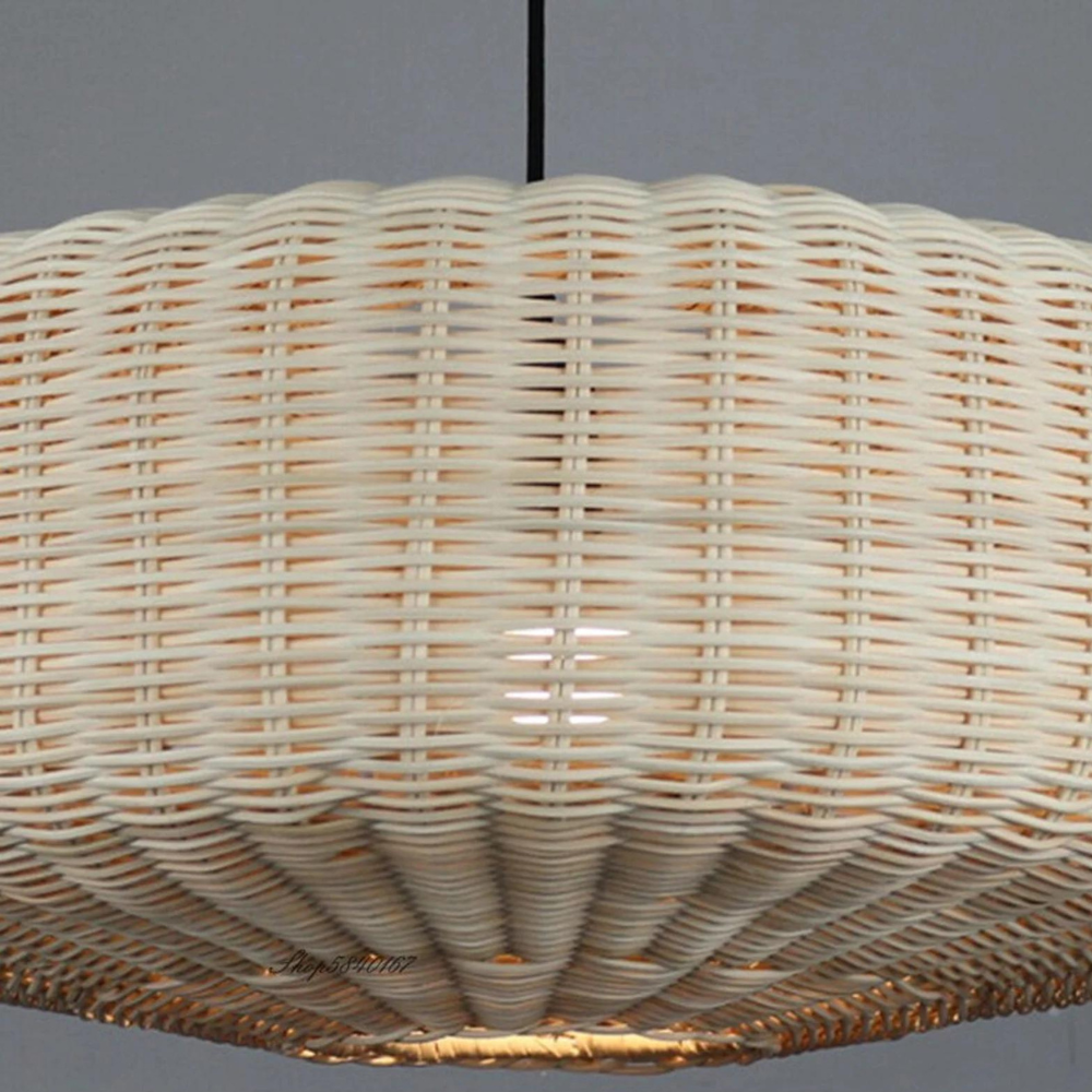 Candeeiro suspenso em rattan entrançado – Natural e elegante