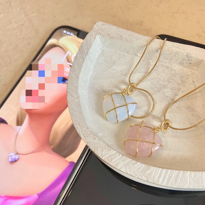 Fashionable Moonstone Necklace