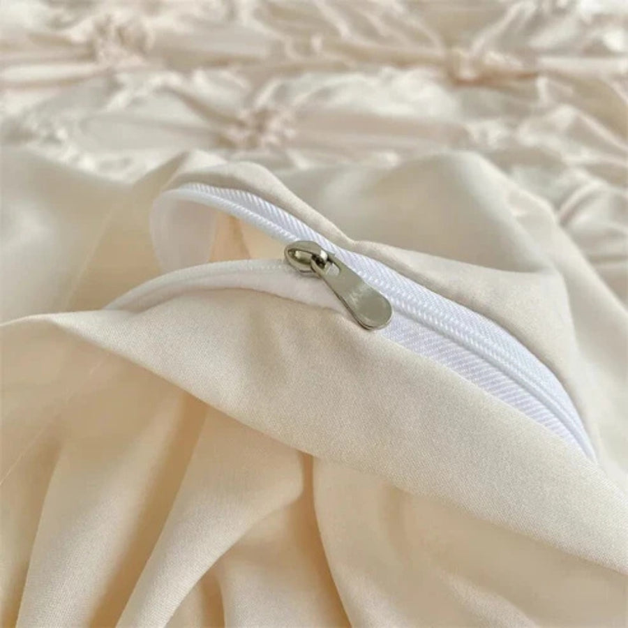 Elegant Luxury Duvet Cover with Flowers and Ruffles