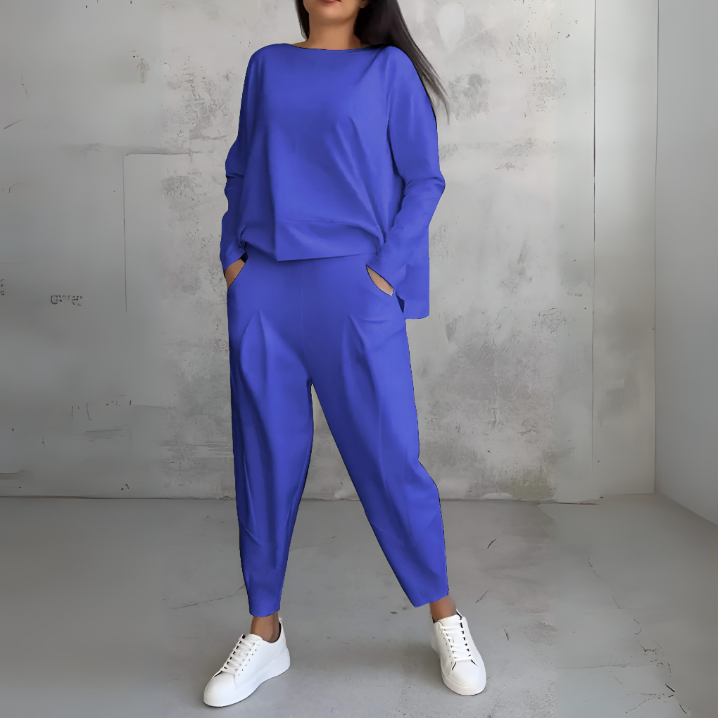 Conjunto deportivo de dos piezas con cuello redondo y mangas largas