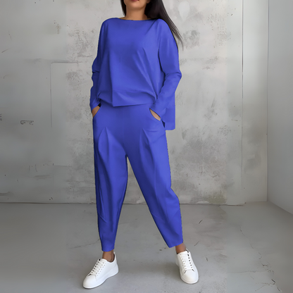 Conjunto deportivo de dos piezas con cuello redondo y mangas largas