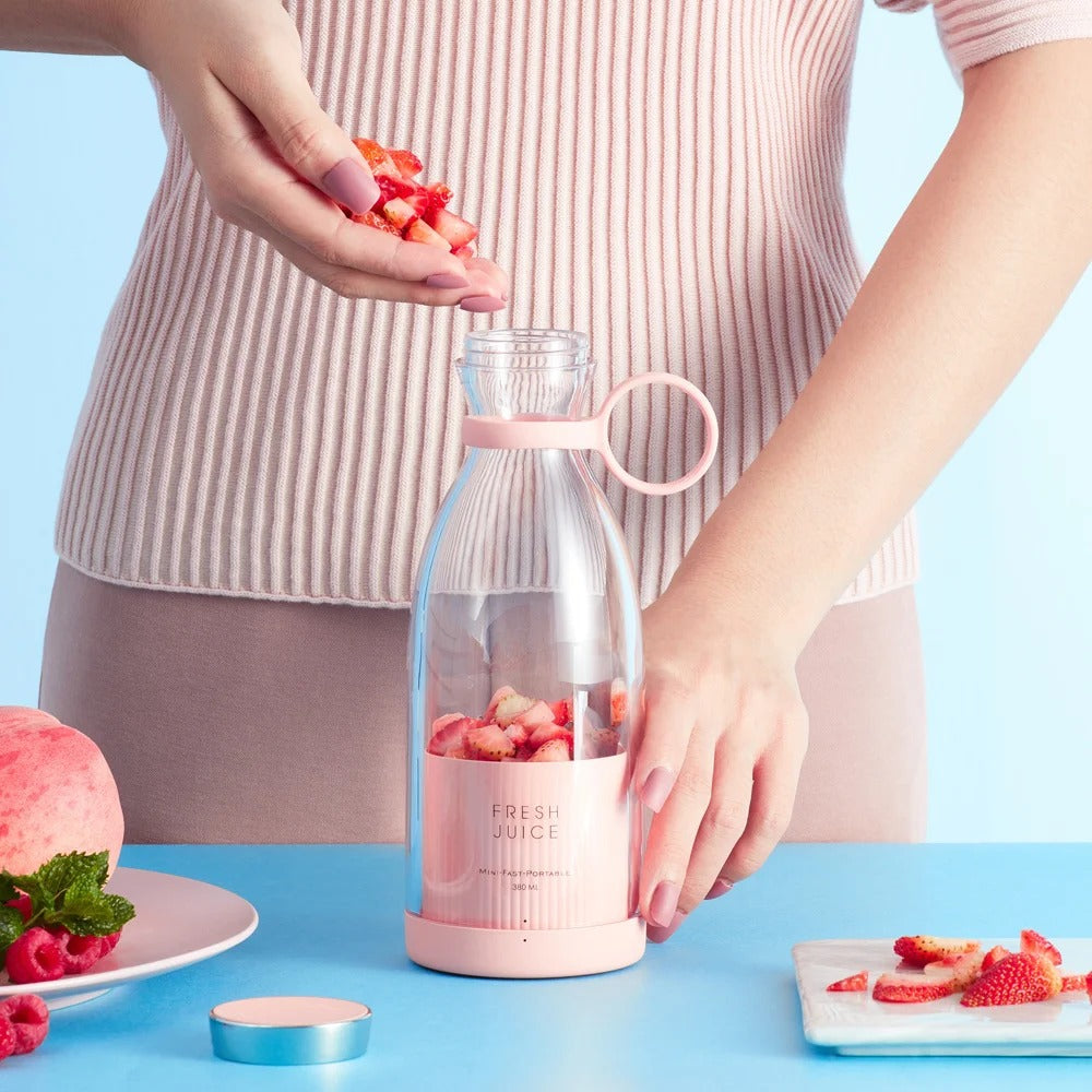 Fresh Juices Anywhere with Portable Blender