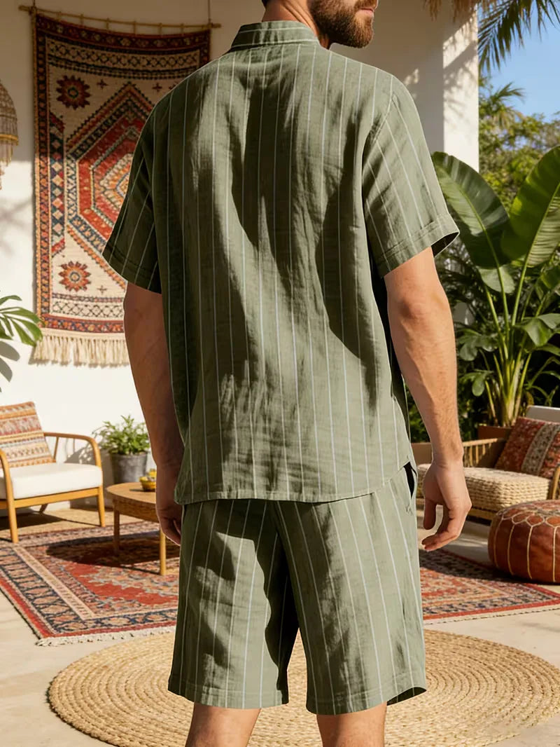 Men's Summer Outfit with Short Sleeves