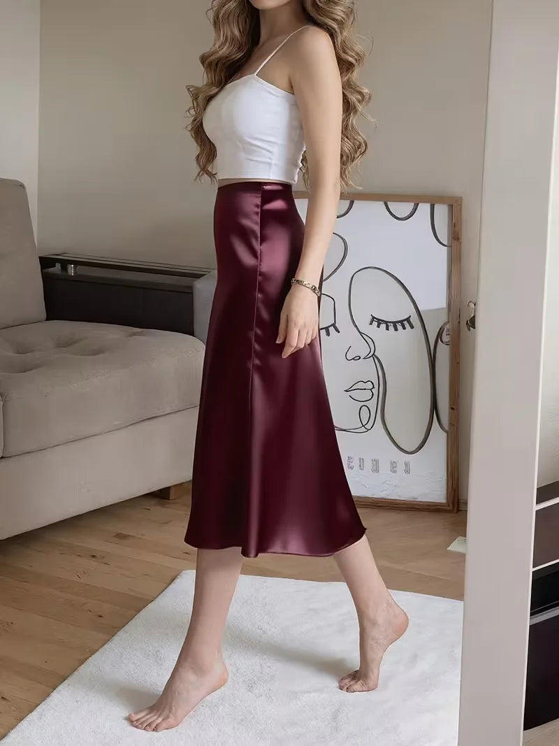 Jupe en satin avec fente haute