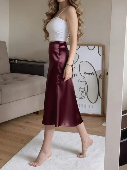 Jupe en satin avec fente haute