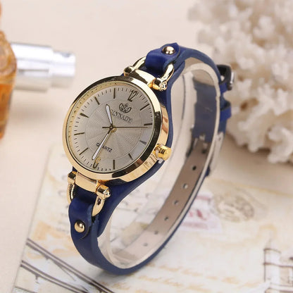 Orologio da donna al quarzo con quadrante inciso e cinturino in pelle vegana