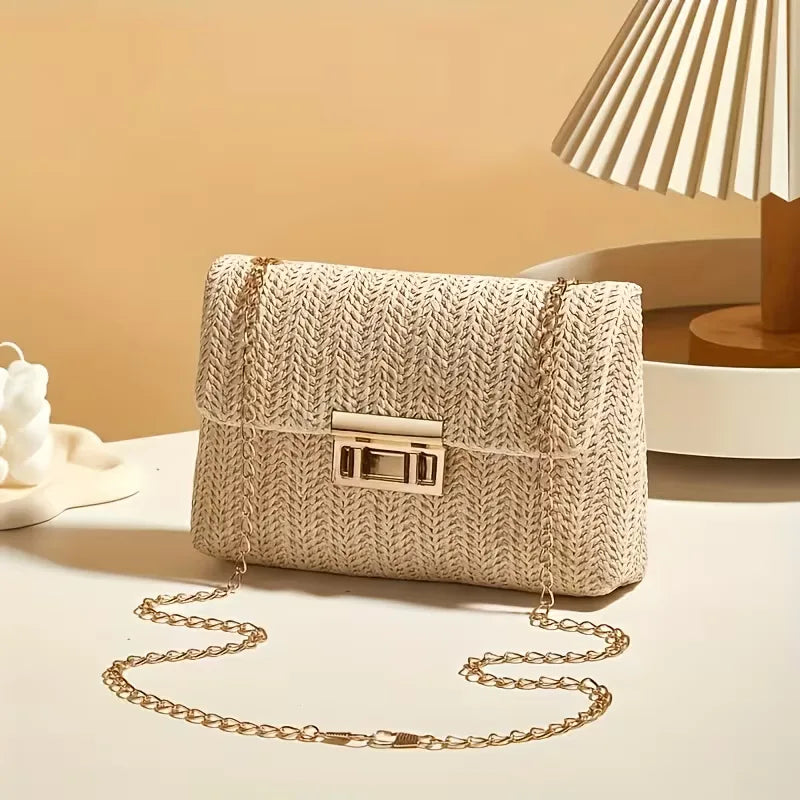 Pochette tissée avec fermeture dorée