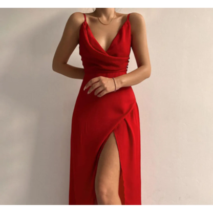 Vestido de verão com decote em V, abertura e alças finas