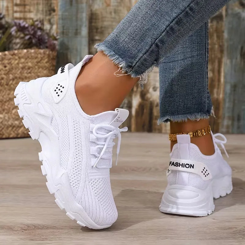 Low sneaker with mesh upper