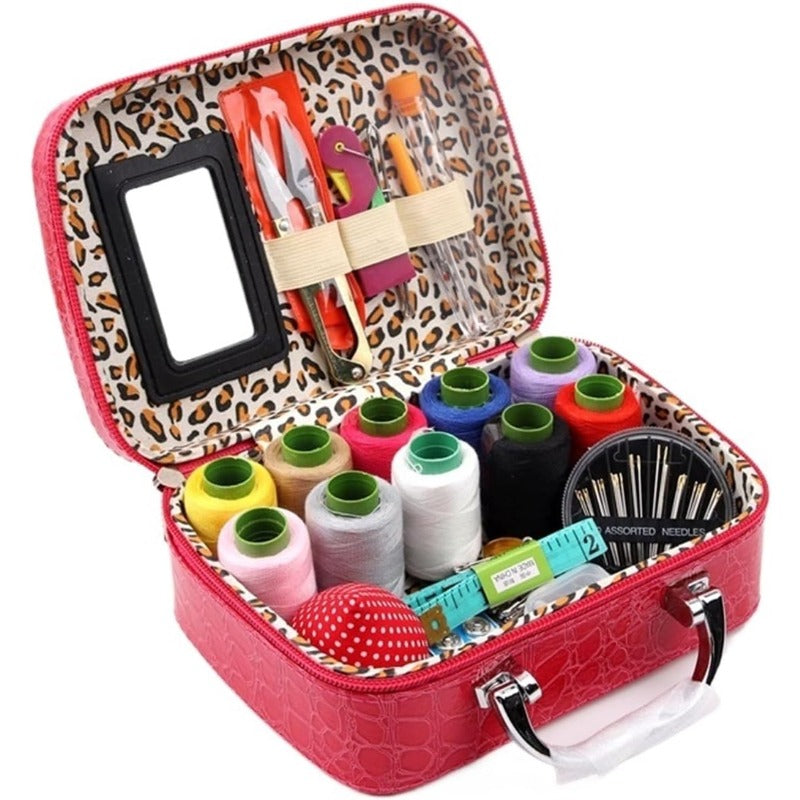 Kit de costura portátil completo en estuche de piel sintética de lujo – Compacto y práctico