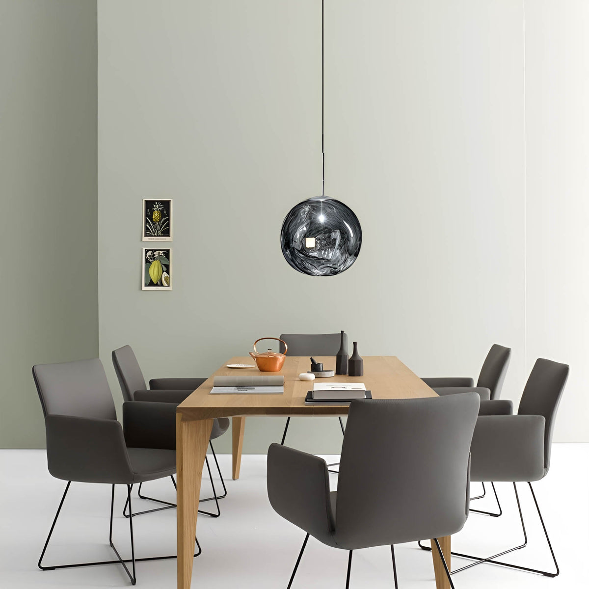 Elegante lampada a sospensione Luna in resina - design moderno