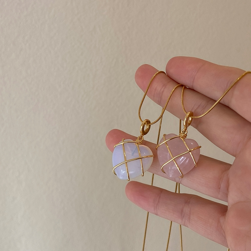 Fashionable Moonstone Necklace