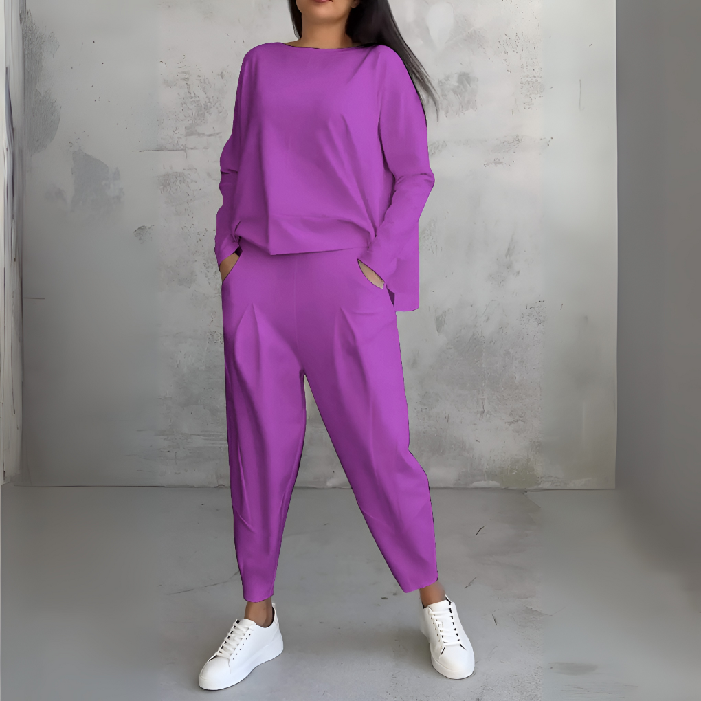Conjunto deportivo de dos piezas con cuello redondo y mangas largas