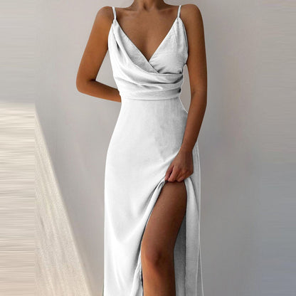 Vestido de verão com decote em V, abertura e alças finas