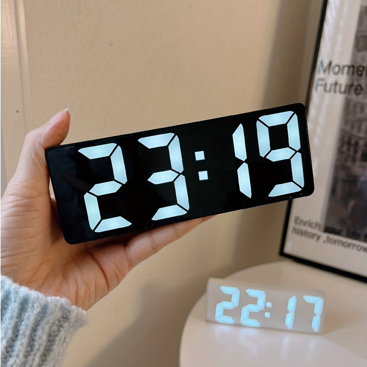Sveglia digitale a LED con indicazione della temperatura e luminosità regolabile