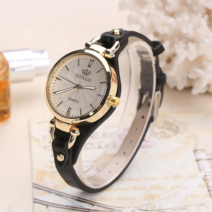 Orologio da donna al quarzo con quadrante inciso e cinturino in pelle vegana