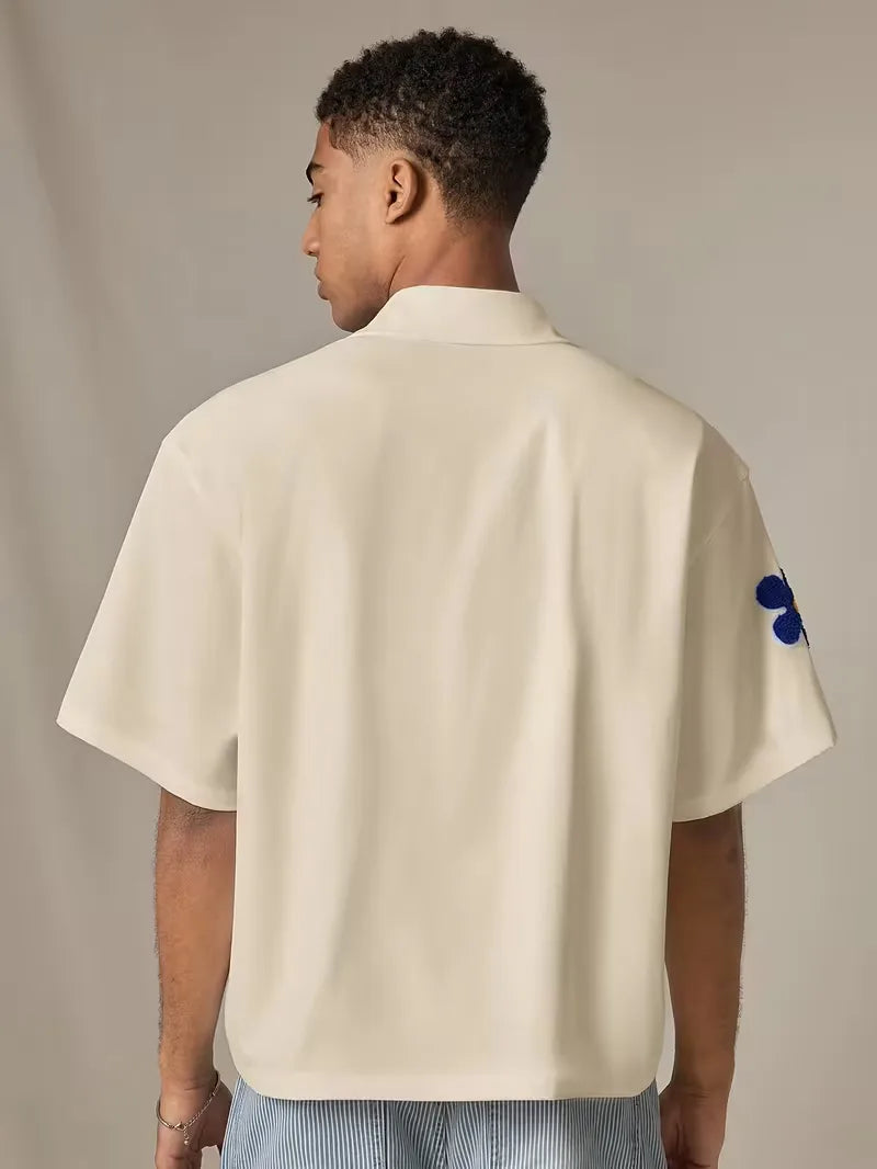 Chemise à manches courtes avec fleurs