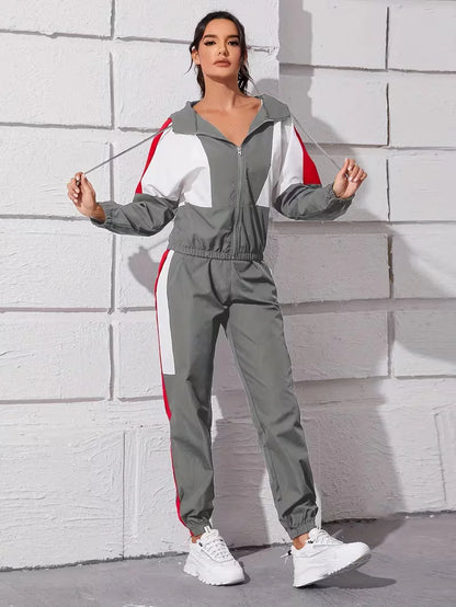 Lounge set with hood