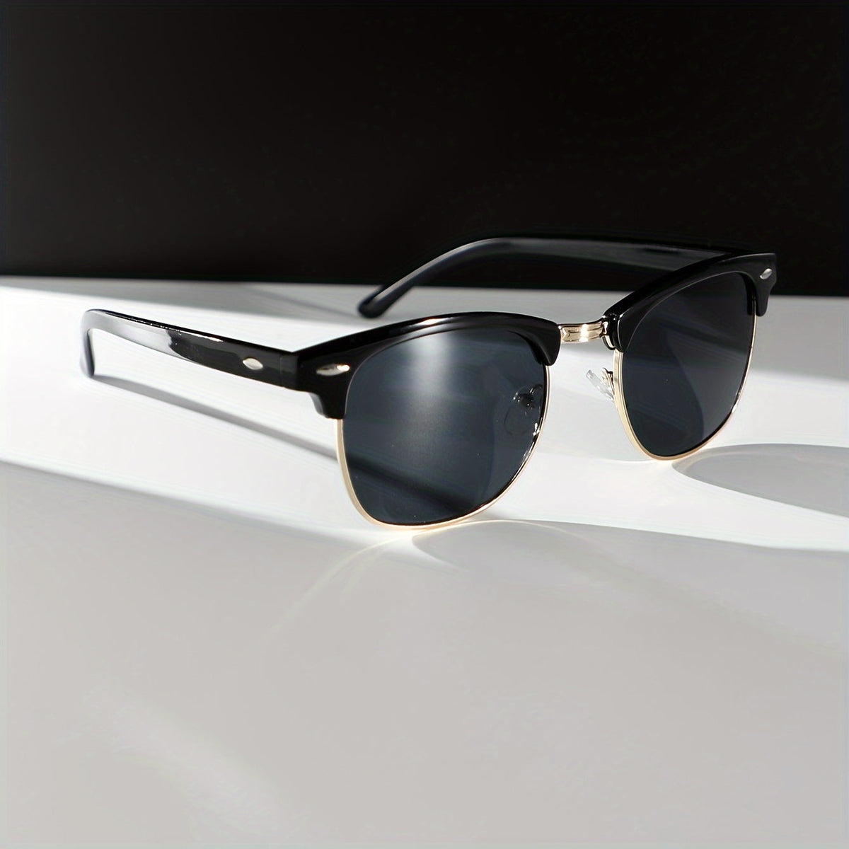 Gafas de sol clásicas informales – Modernas y cómodas para cualquier ocasión