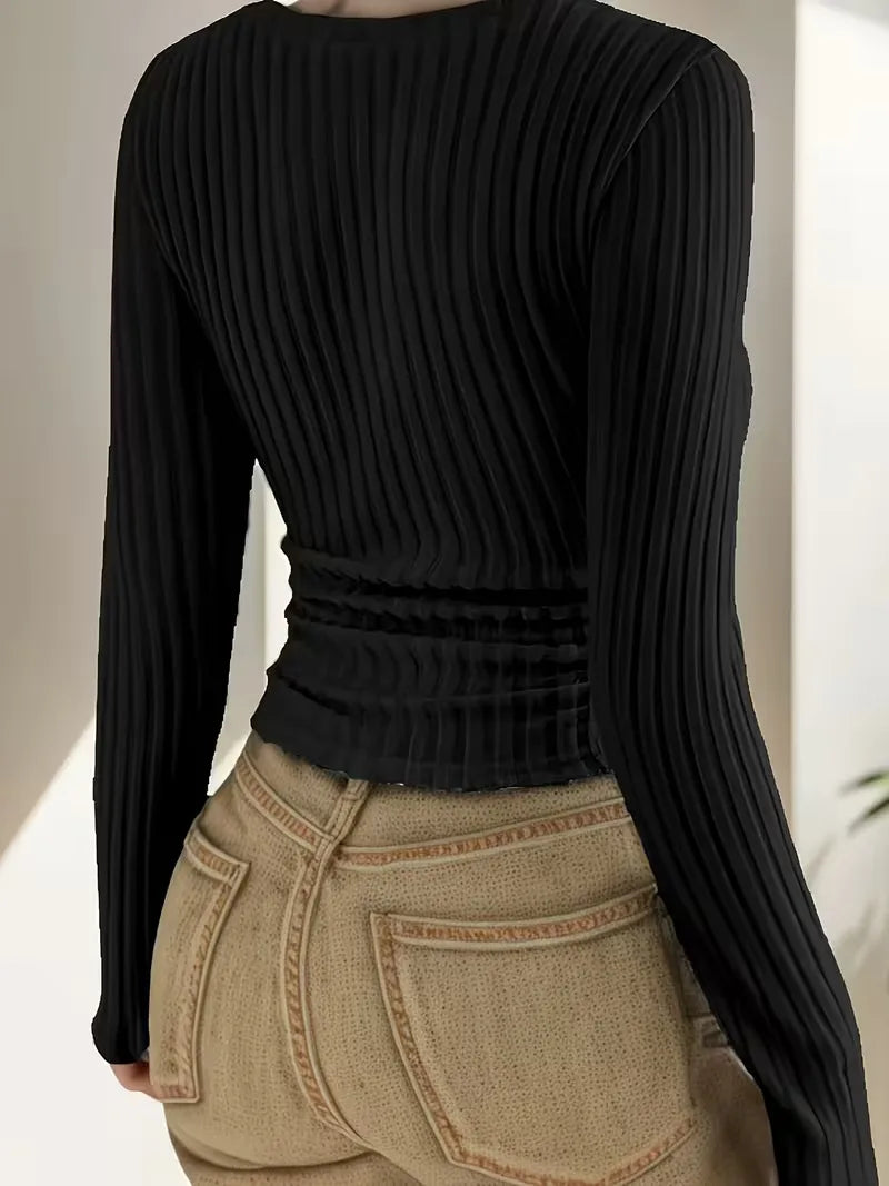 Long-sleeve with V-neck and ribbed texture