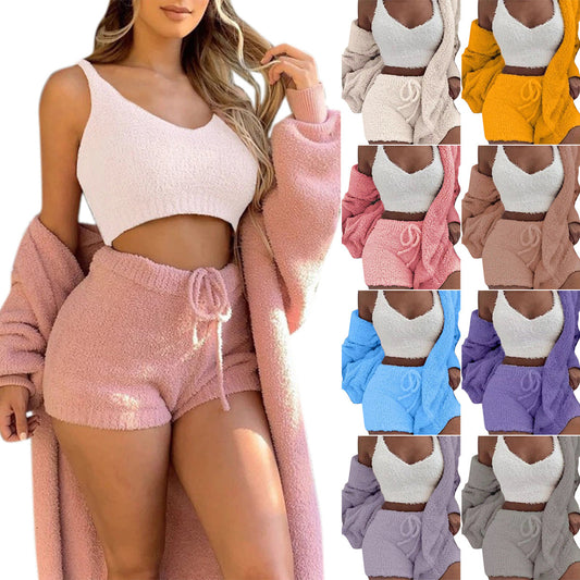 Top corto, mangas largas y pantalones cortos con cordón