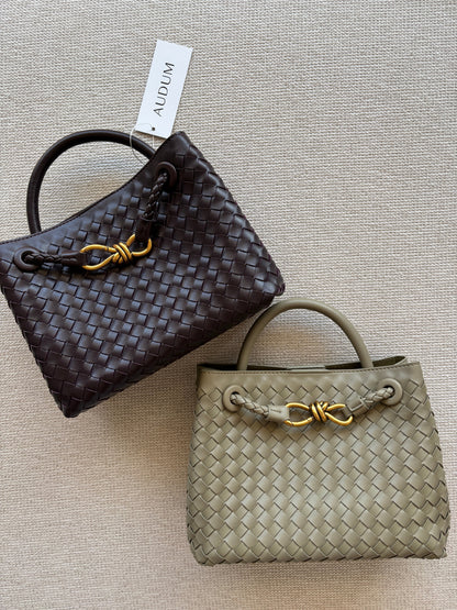 Woven Handbag Small – Compact and Stylish Braided Bag