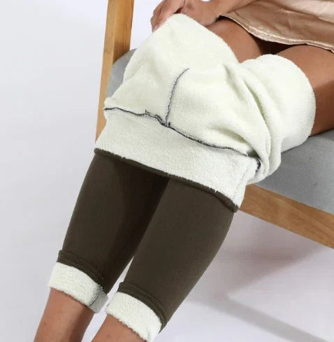 Premium Fleece Leggings – Warmth and Style for Cold Days