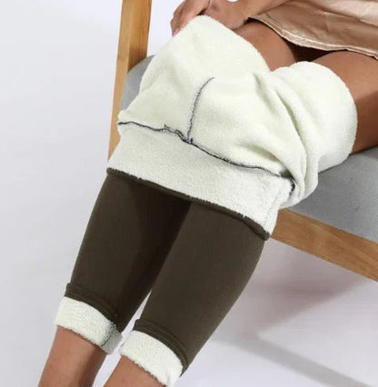 Premium Fleece Leggings – Warmth and Style for Cold Days