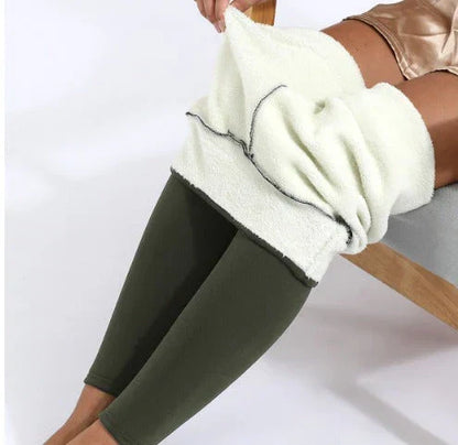 Premium Fleece Leggings – Warmth and Style for Cold Days