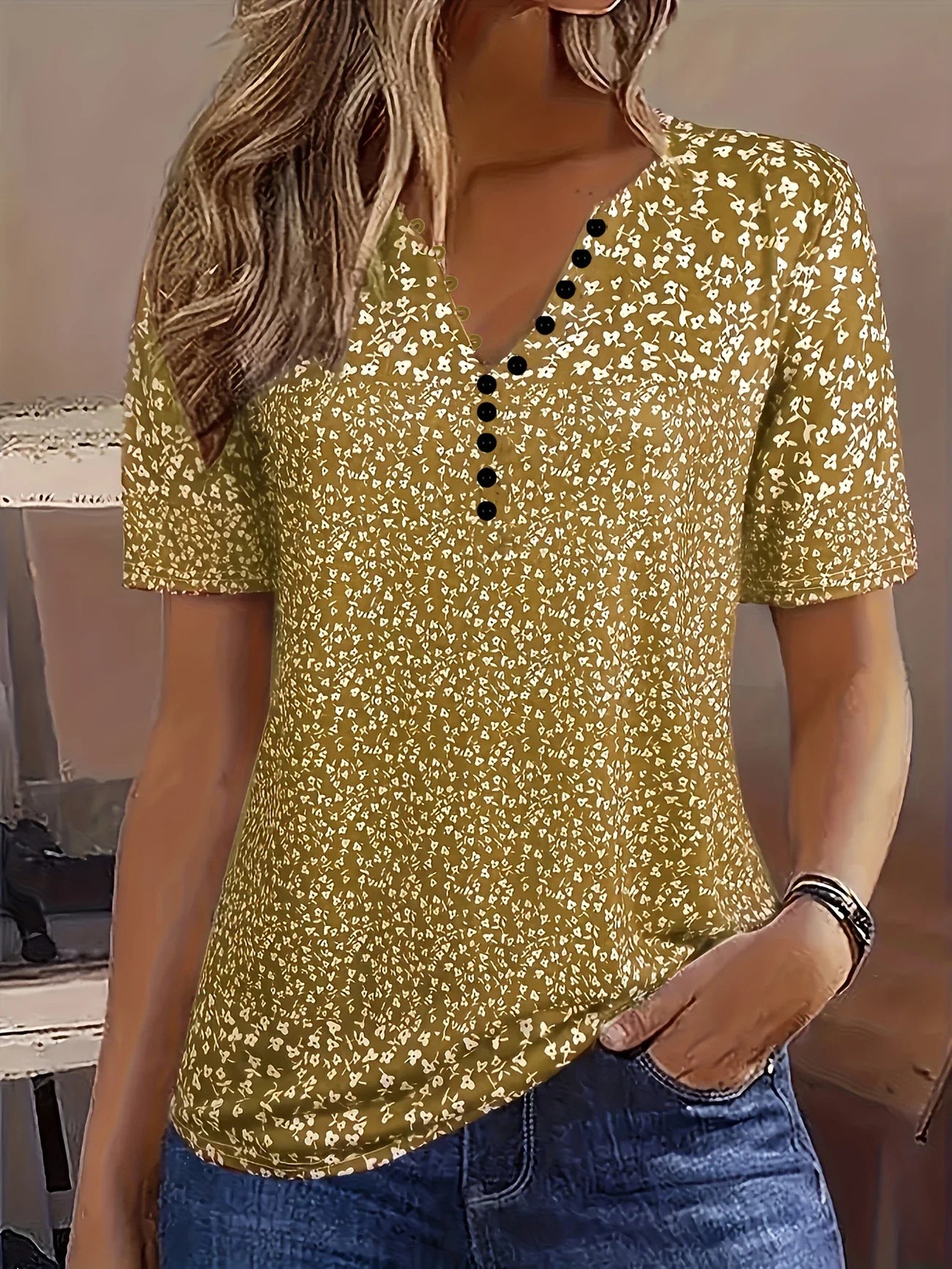 Alaia – Casual Summer Top with V-Neck, Button Closure, and Short Sleeves