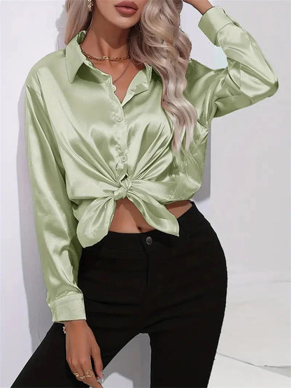 Blusa elegante in raso da donna, con colletto e chiusura con bottoni