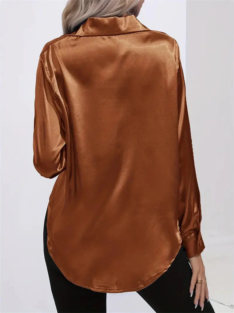 Blusa elegante in raso da donna, con colletto e chiusura con bottoni