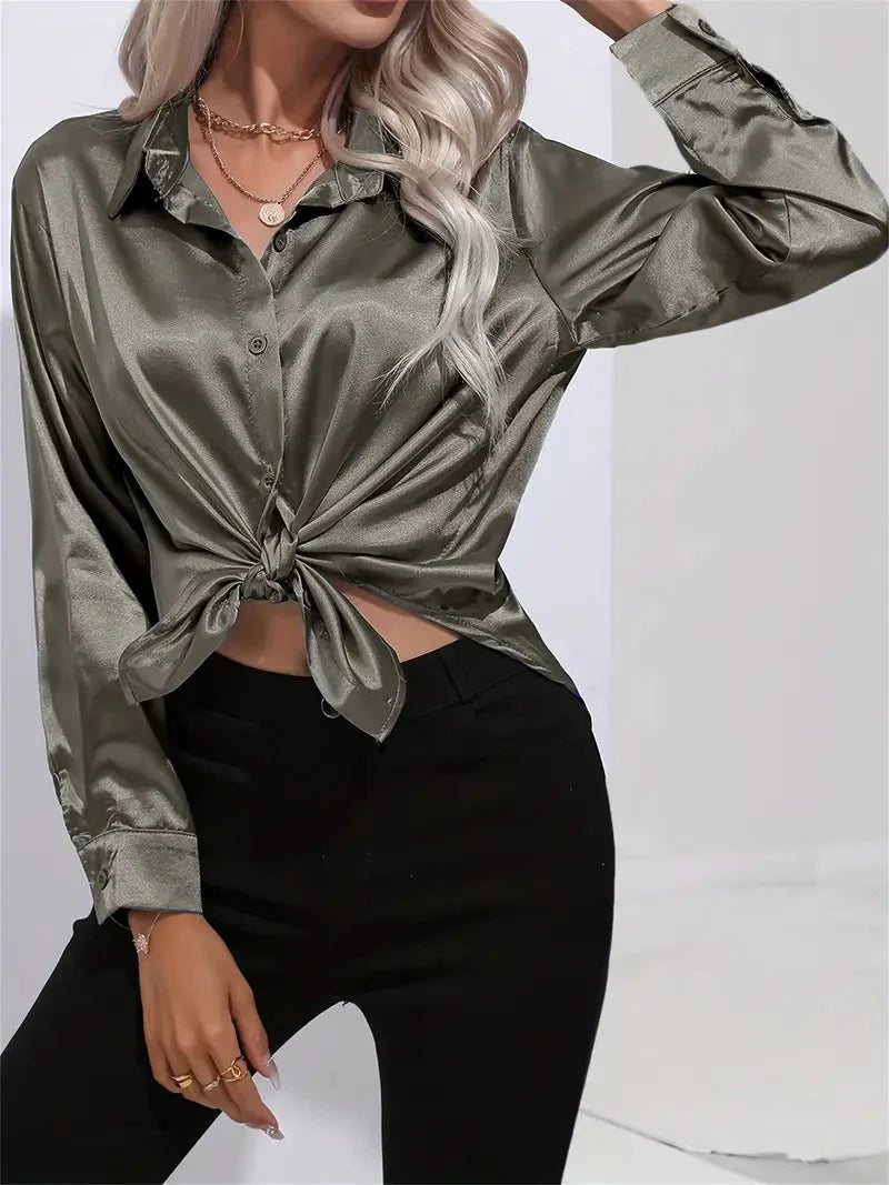 Blusa elegante in raso da donna, con colletto e chiusura con bottoni