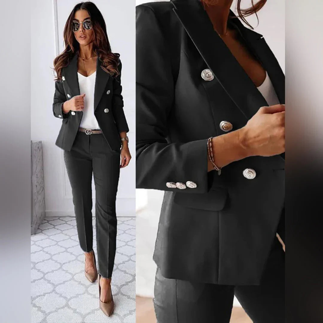 Completo da donna a due pezzi con blazer elegante