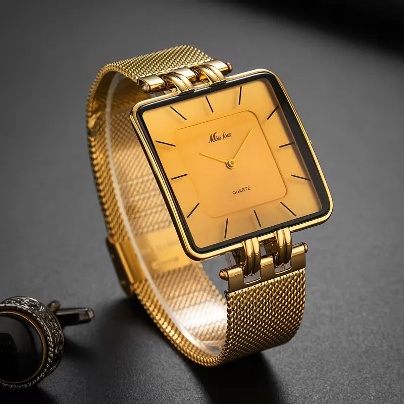 Analogue watch with square dial