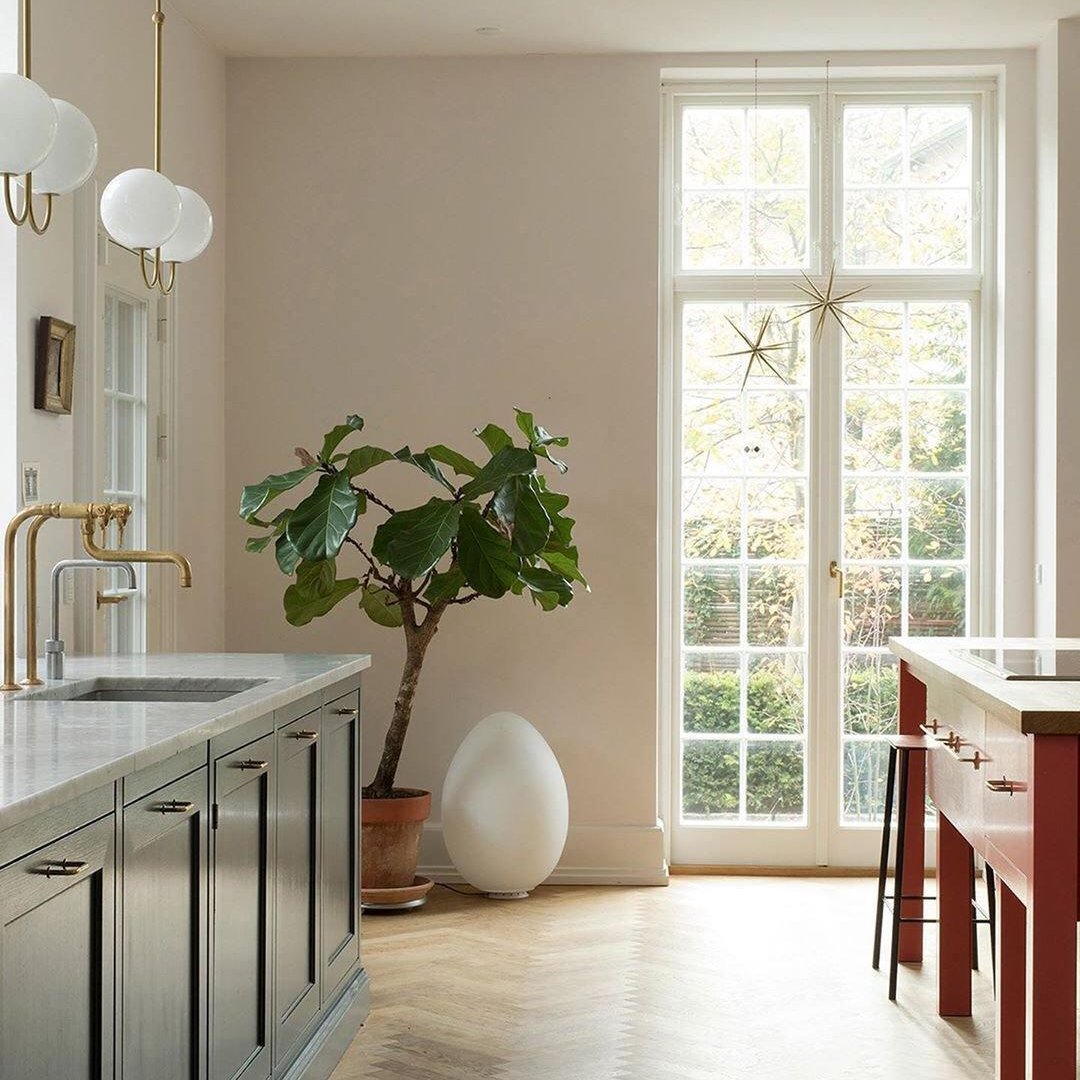 Modern Corner Lantern for Stylish Lighting