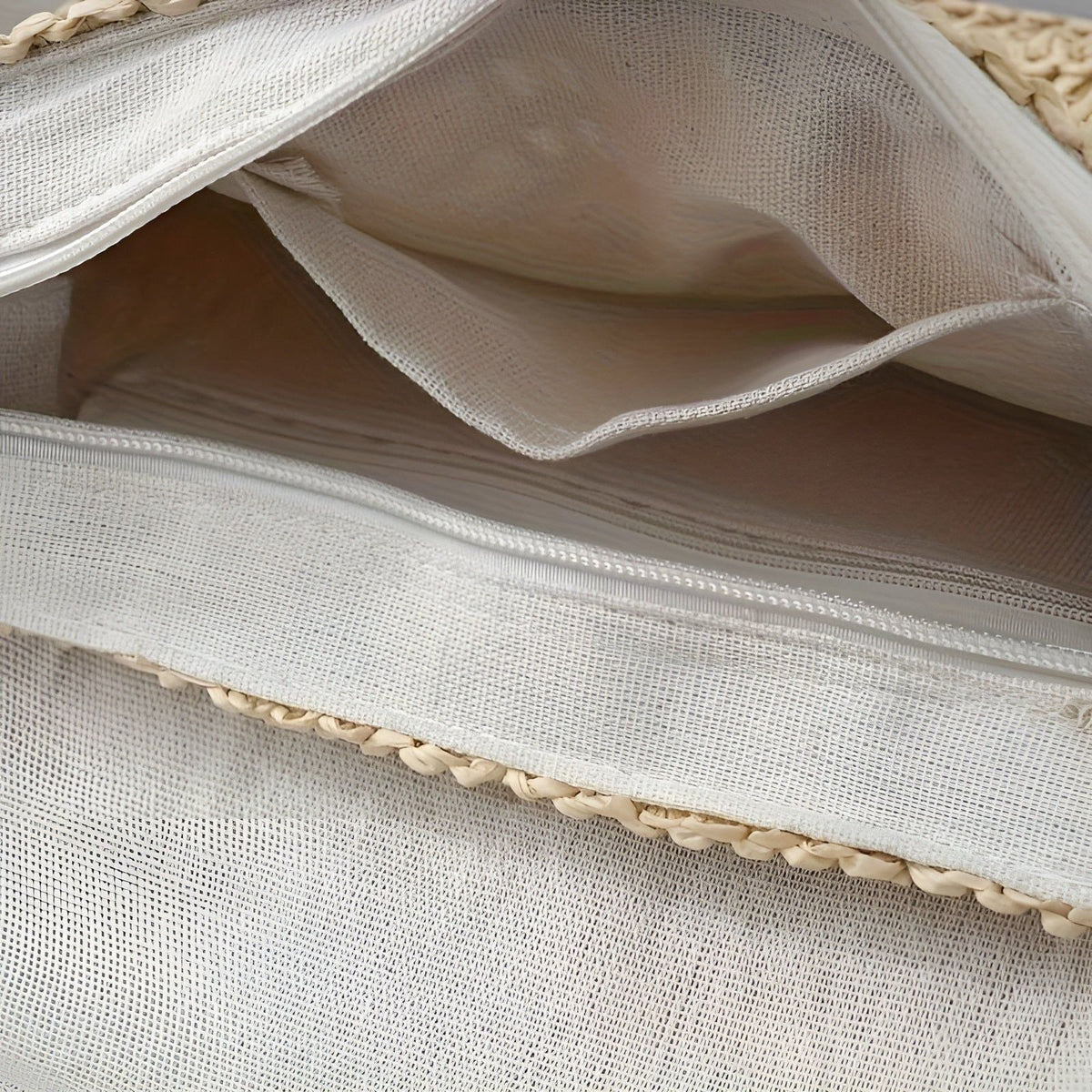 Mala de ombro entrançada para mulher, feita de palha, com alça ajustável, ideal para looks de verão