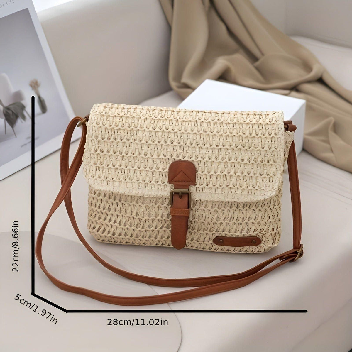 Mala de ombro entrançada para mulher, feita de palha, com alça ajustável, ideal para looks de verão