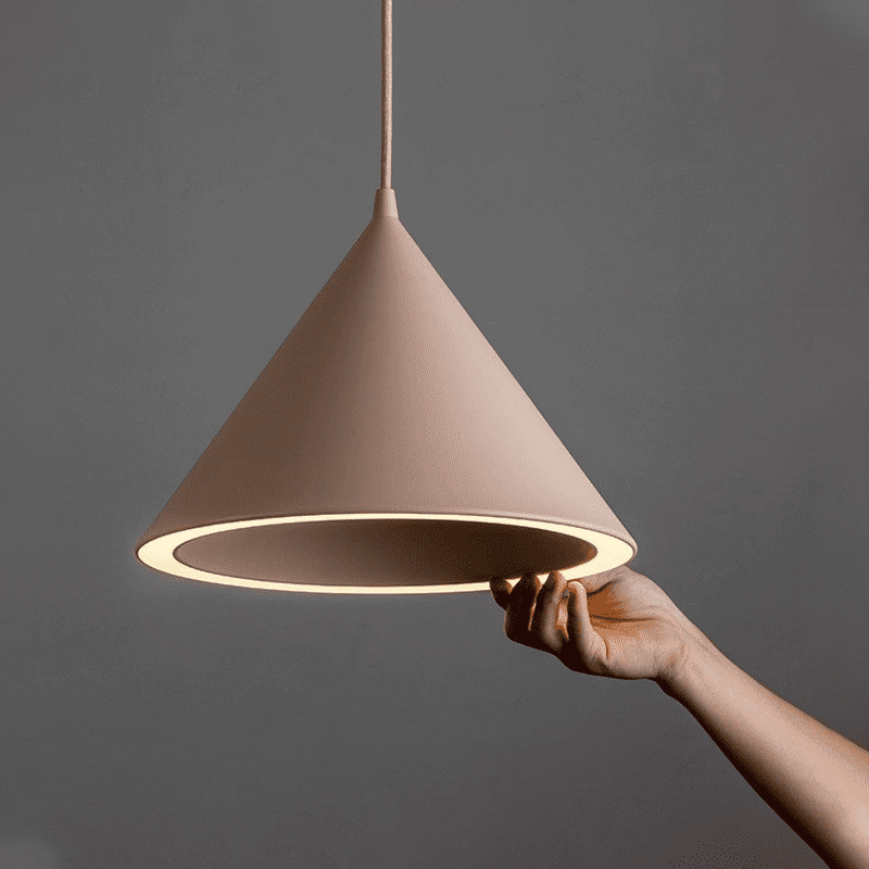Lámpara colgante LED moderna de anillo con diseño cónico