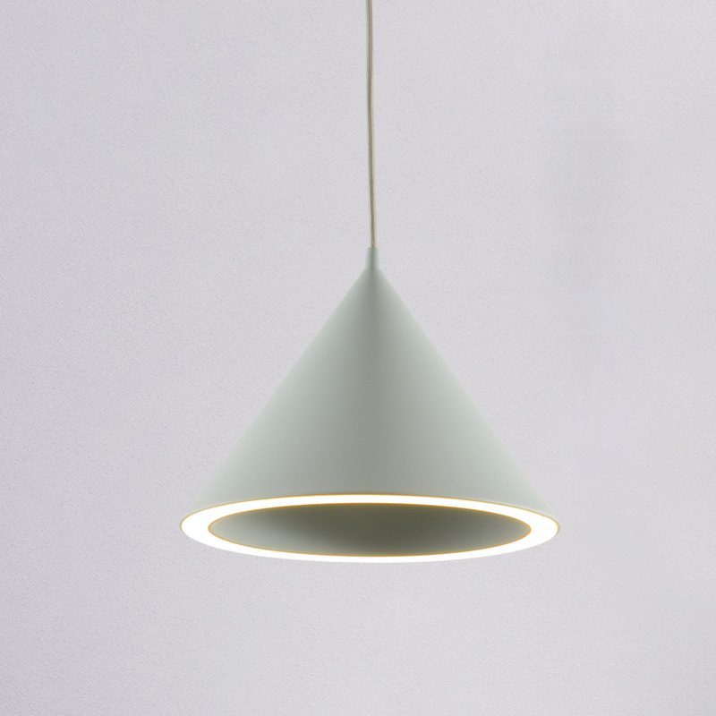 Lámpara colgante LED moderna de anillo con diseño cónico