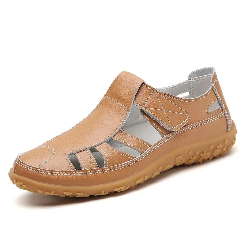 Anti-slip sandals for women with sturdy footbed