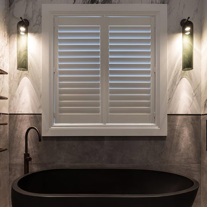 Cylindrical Glass Wall Lamp with Luxurious Finish – Decorative LED Sconce for Modern Interiors