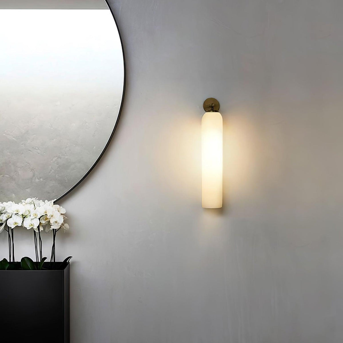 Cylindrical Glass Wall Lamp with Luxurious Finish – Decorative LED Sconce for Modern Interiors
