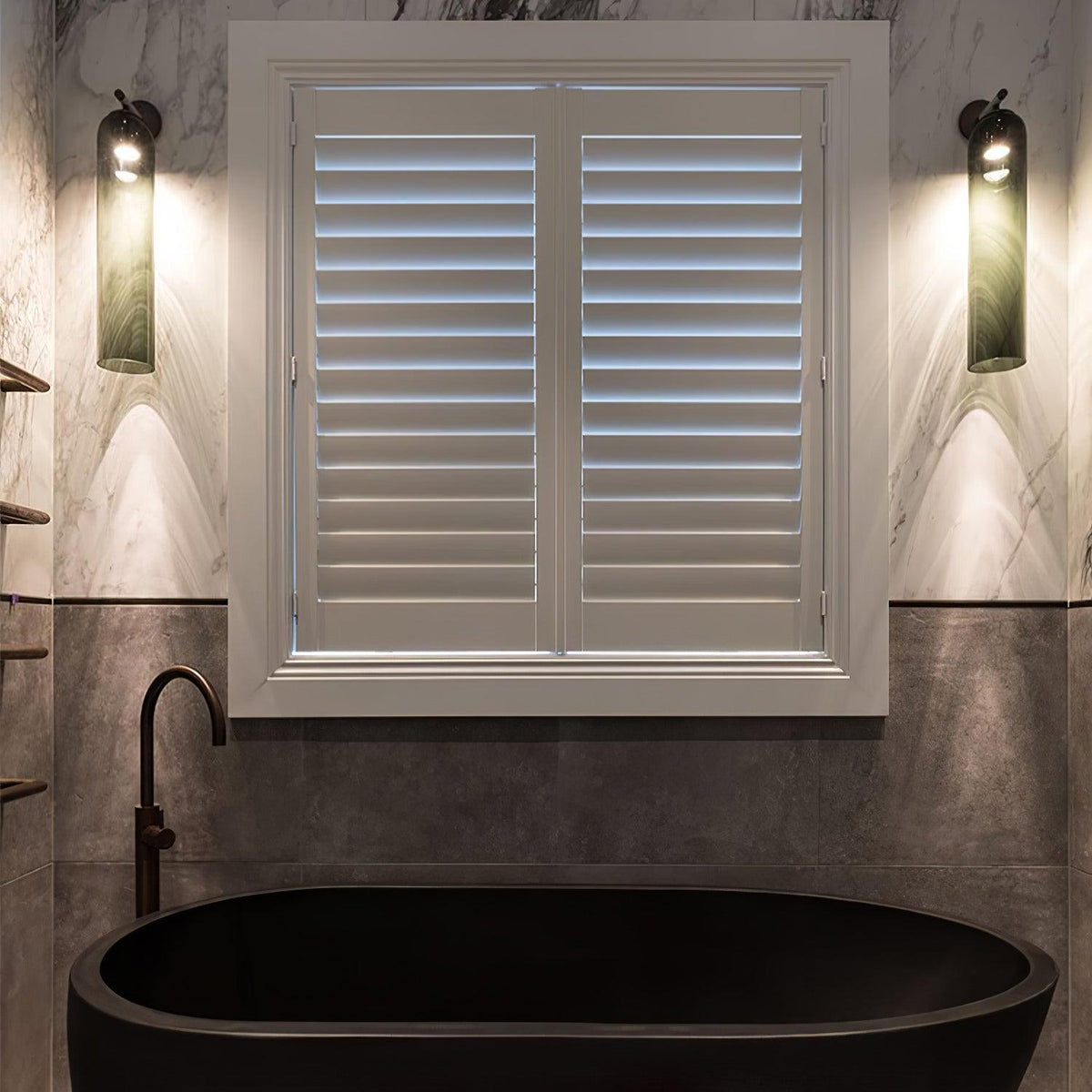 Cylindrical Glass Wall Lamp with Luxurious Finish – Decorative LED Sconce for Modern Interiors