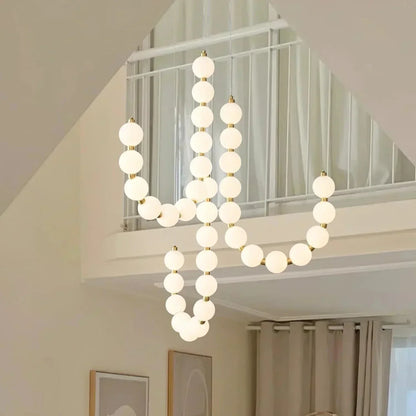 Candelabru elegant și luxos, cu design unic