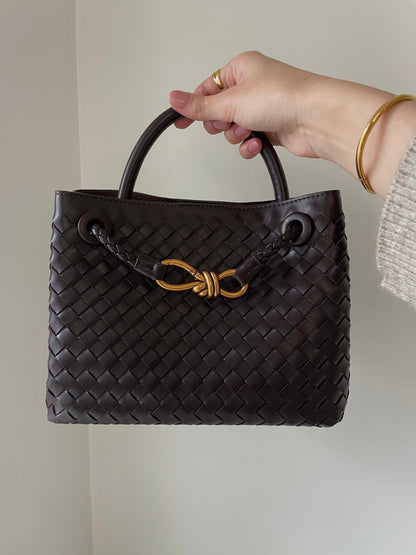 Woven Handbag Small – Compact and Stylish Braided Bag
